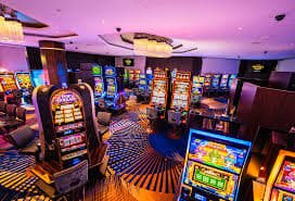 Bàn live casino trực tuyến có dealer người thật tại 78bet